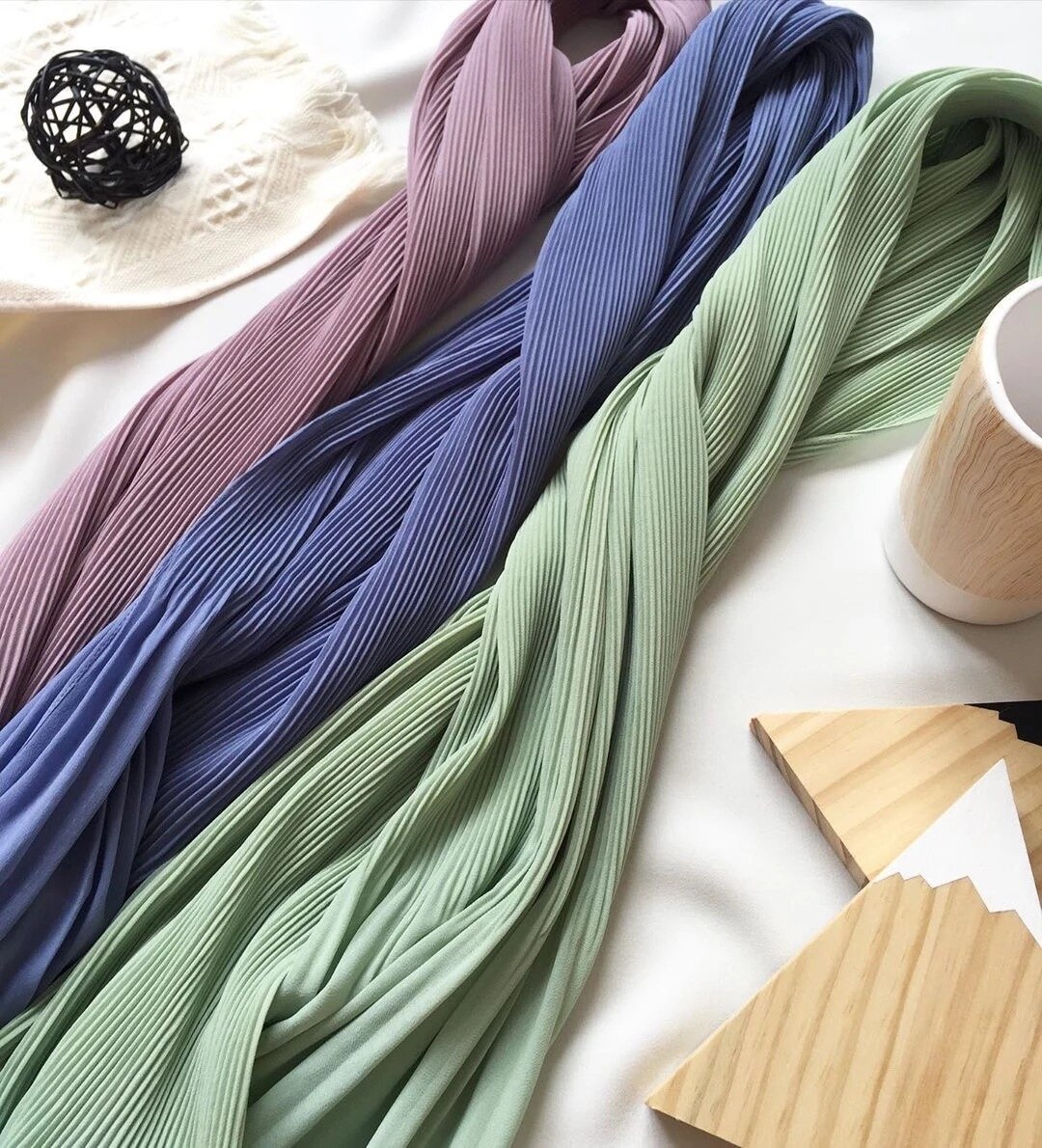 2023 New 180x90CM Muslim Solid Color Folds Striped Women's Hijab Women's Fashion Oversized Shawl Scarf Ready Turban Headscarf