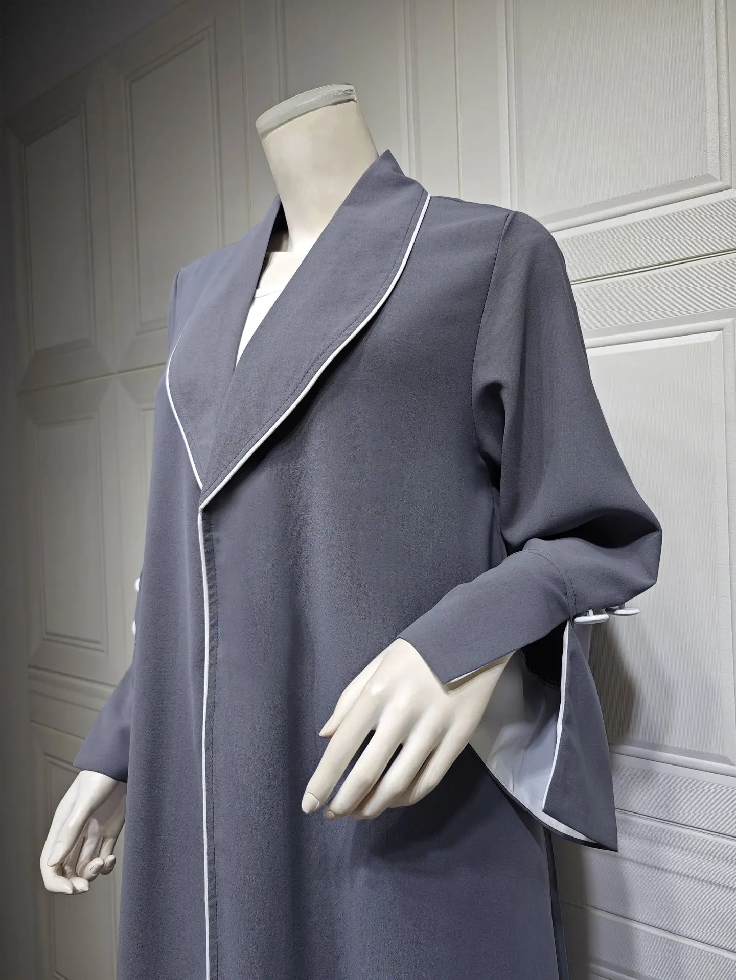 Muslim Autumn Winter Open Kimono Abaya for Women Jalabiyat Black and White Contrast Color Moroccan Turkish African Robe Dubai