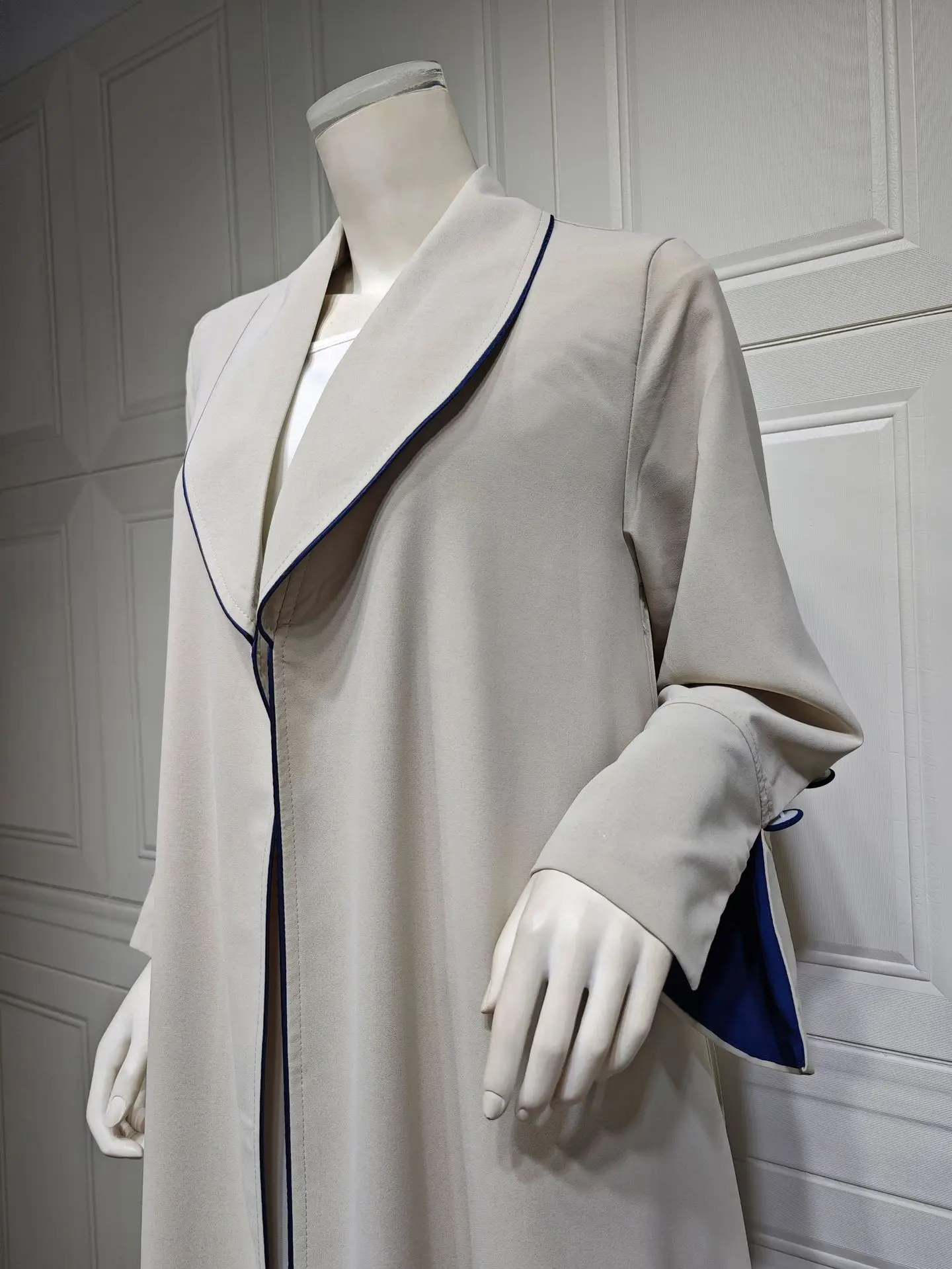 Muslim Autumn Winter Open Kimono Abaya for Women Jalabiyat Black and White Contrast Color Moroccan Turkish African Robe Dubai