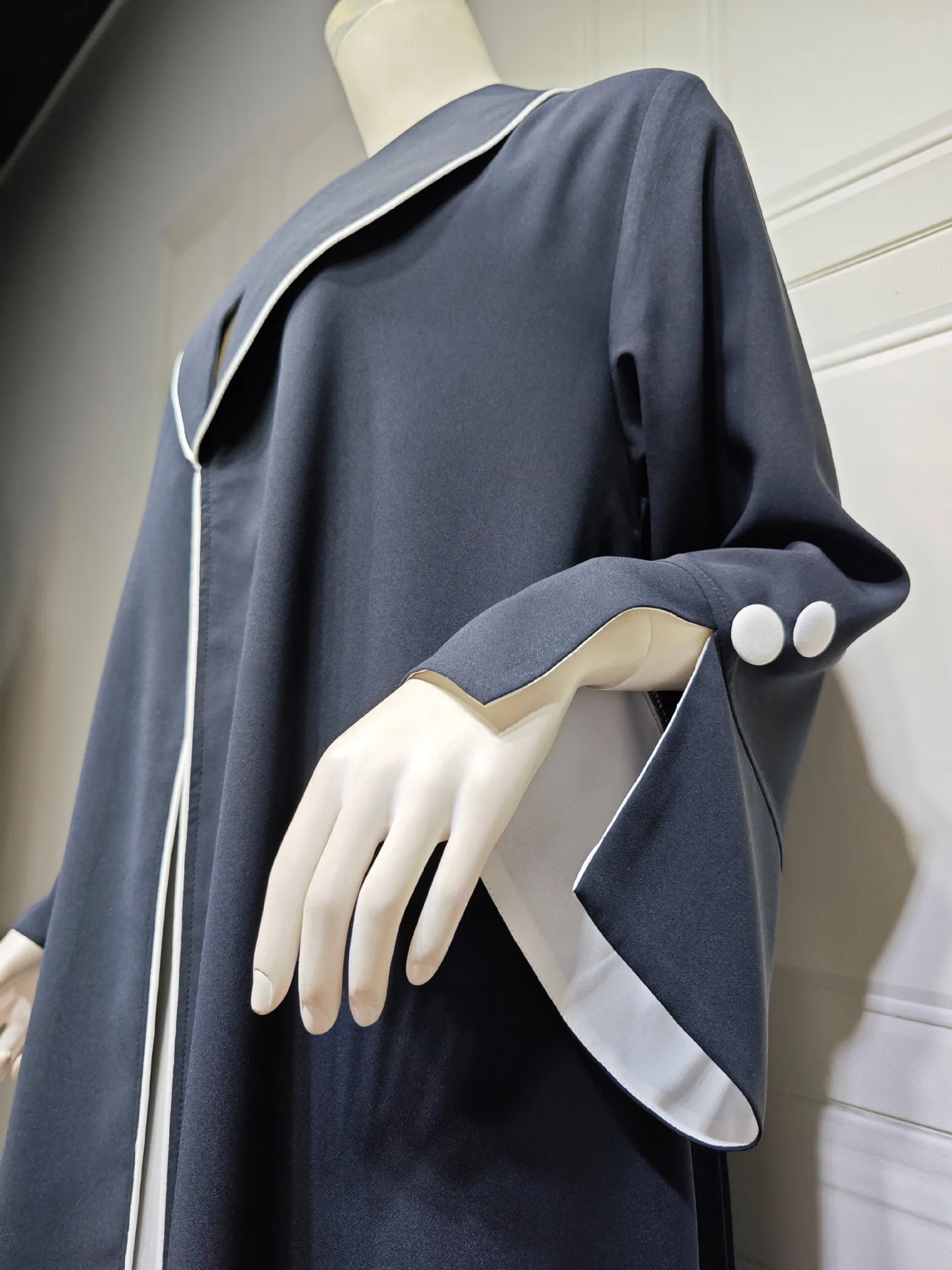 Muslim Autumn Winter Open Kimono Abaya for Women Jalabiyat Black and White Contrast Color Moroccan Turkish African Robe Dubai