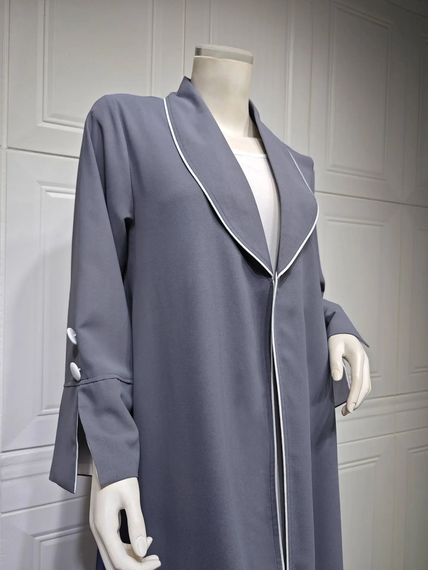 Muslim Autumn Winter Open Kimono Abaya for Women Jalabiyat Black and White Contrast Color Moroccan Turkish African Robe Dubai